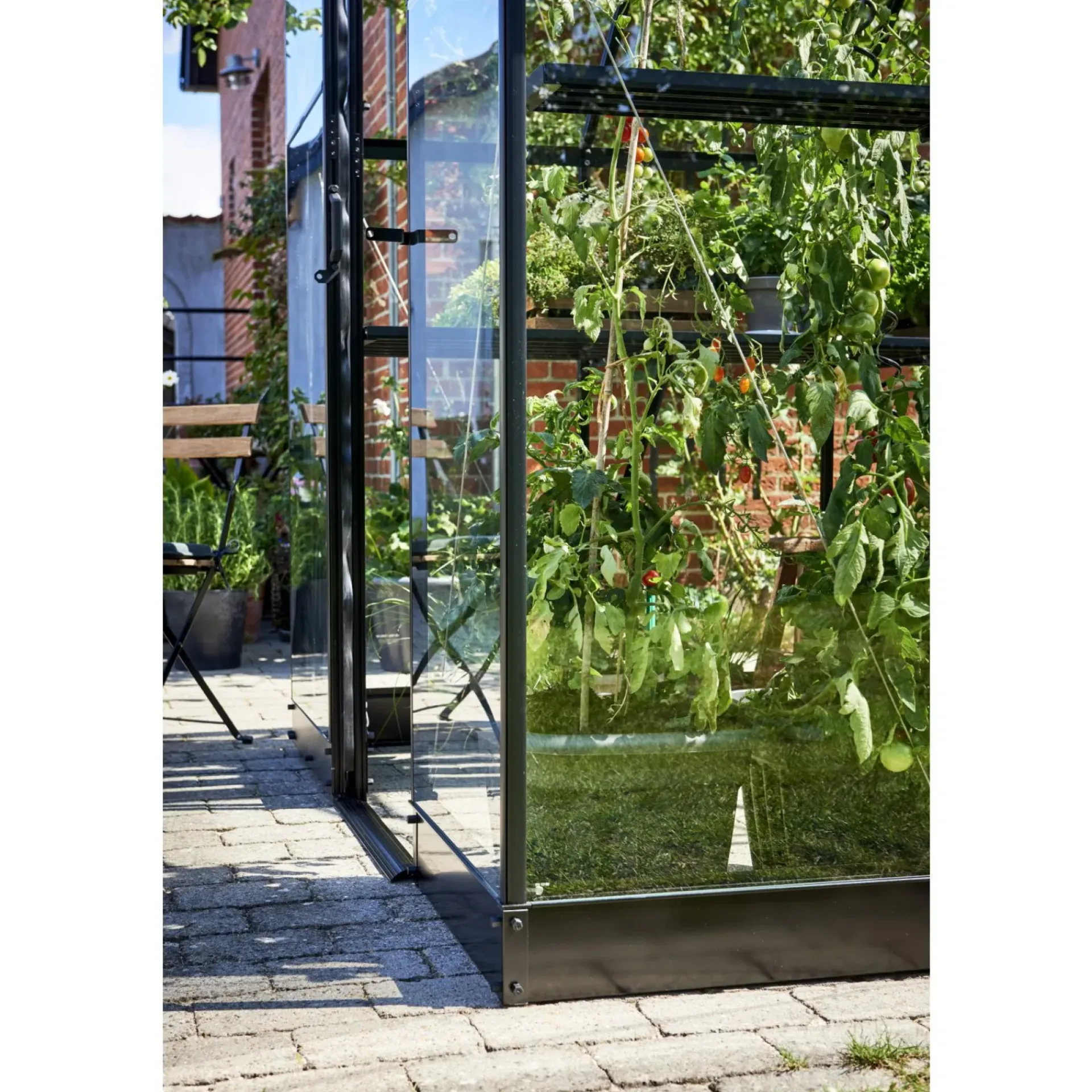 Dame Halls QUBE 88 SOKKEL SORT 6,6 M2