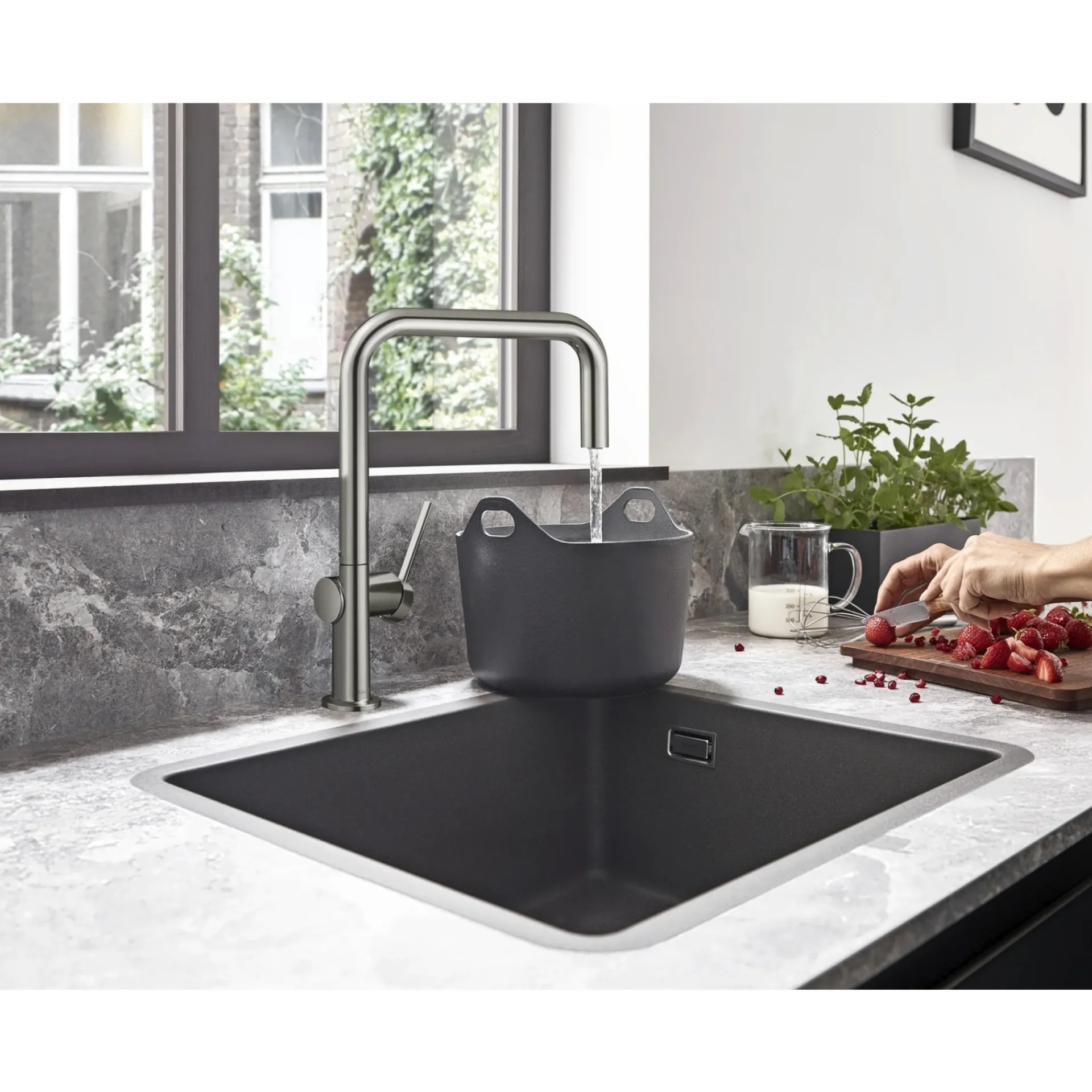 Hansgrohe TALIS M54 220 KØKKENARMATUR RUSTFRIT STÅL