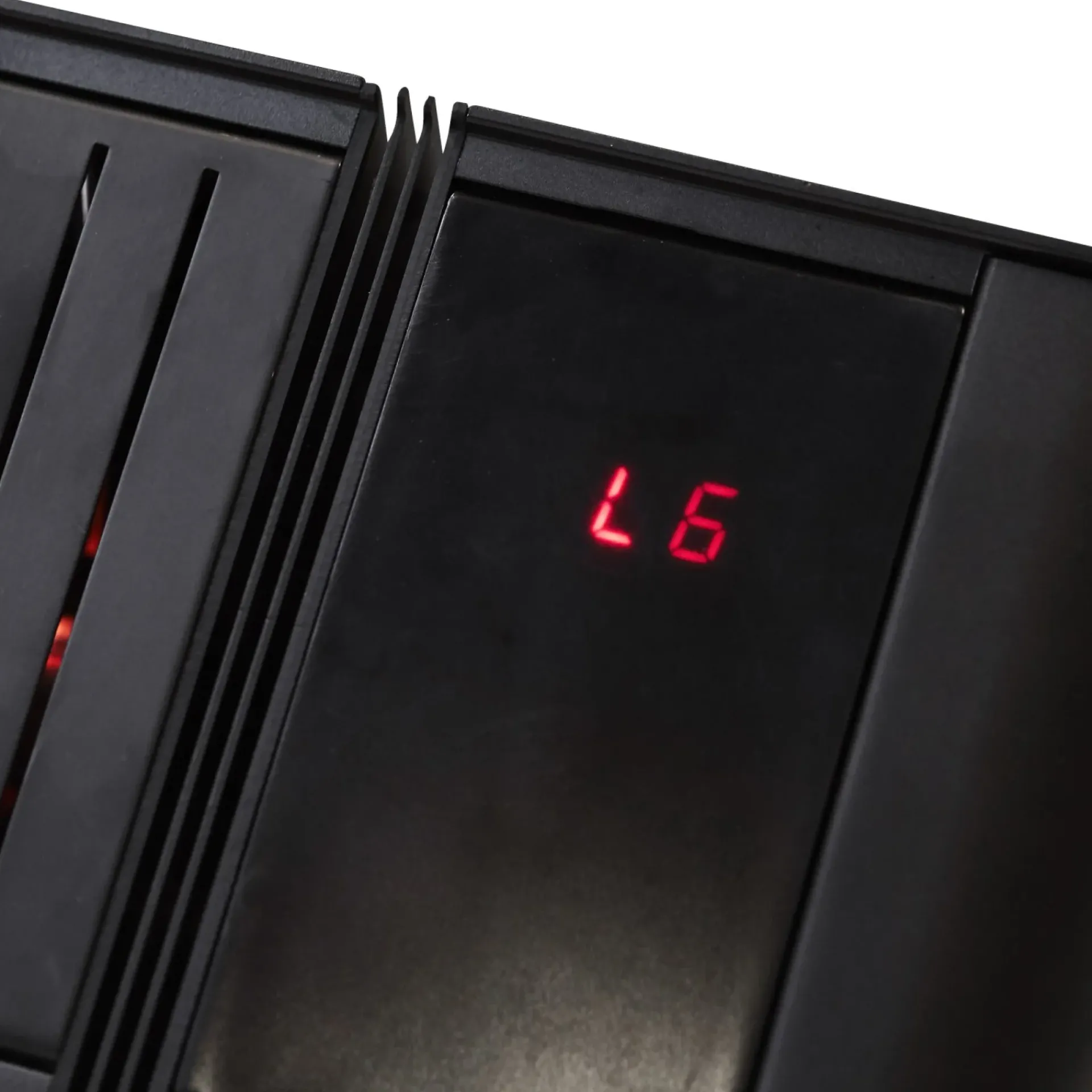 Heat1 212-330 TERRASSEVARMER SORT 2000 W