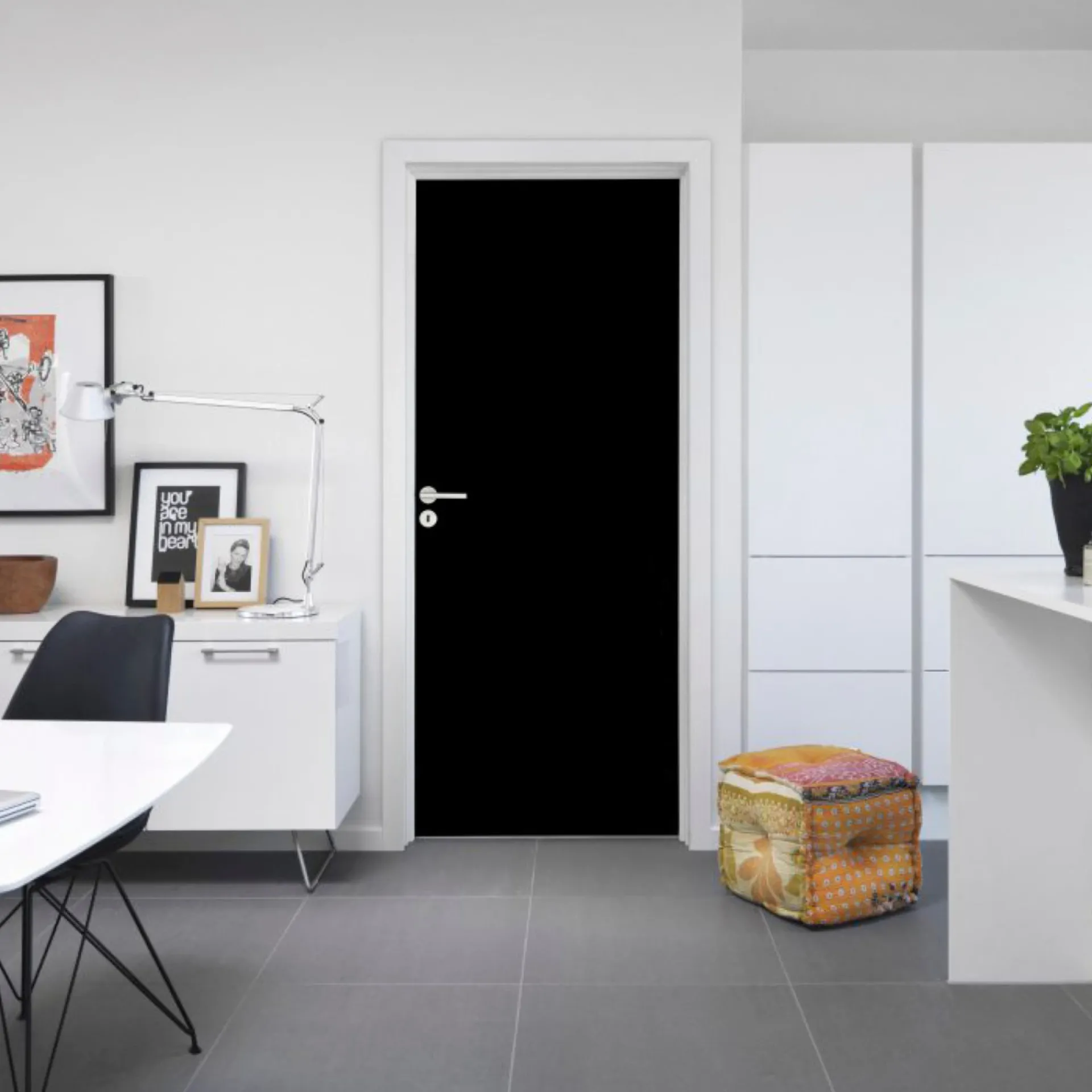 Swedoor ADVANCE-LINE STABLE SORT GLAT MASSIV DØR SORT 9X21